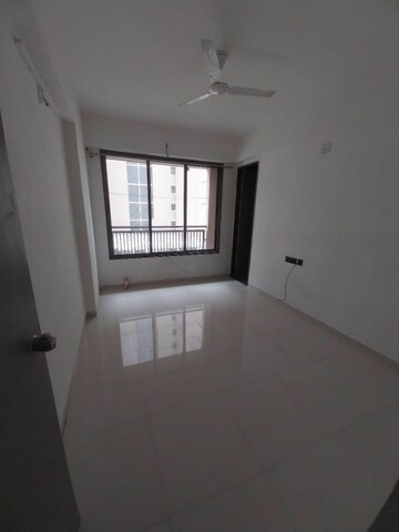 Room in 3 BHK Apartment at Vaishnodevi Circle – for Rent