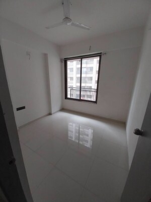 Room in 3 BHK Apartment at Vaishnodevi Circle – for Rent