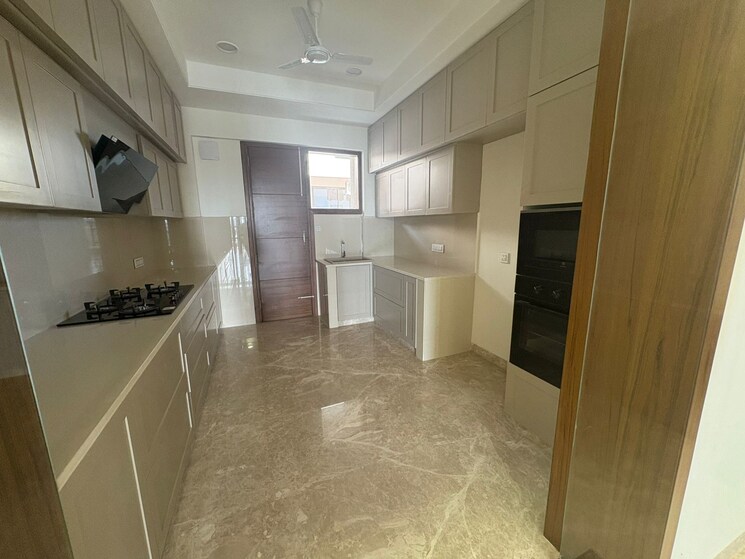 Kitchen, dlf phase iv 4 Bedroom 3500 Sq.Ft. Builder Floor In Dlf Phase iv Gurgaon 9471791