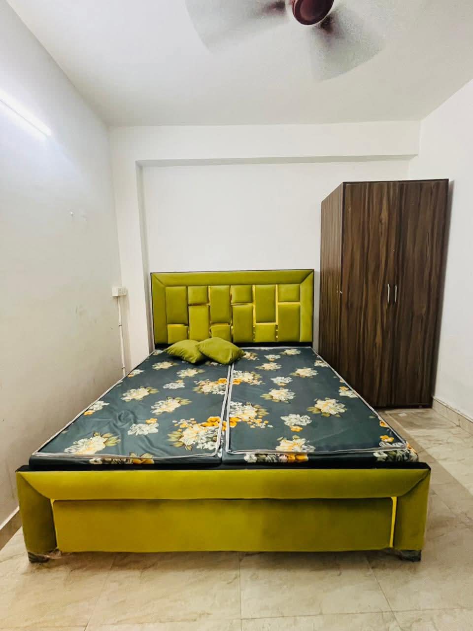 1 BHK Builder Floor For Rent in Chattarpur