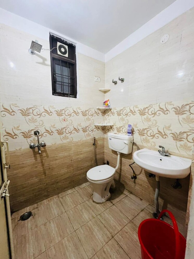 Bathroom, chattarpur 1 Bedroom 430 Sq.Ft. Builder Floor In Chattarpur Delhi 9471703