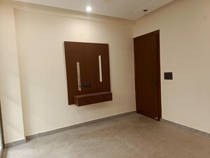 Room in 3 BHK Builder Floor at Vaishali Sector 6 – for Sale