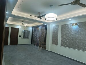 Room in 3 BHK Builder Floor at Vaishali Sector 6 – for Sale