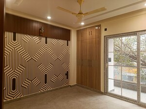 Room in 3 BHK Builder Floor at Vaishali Sector 6 – for Sale