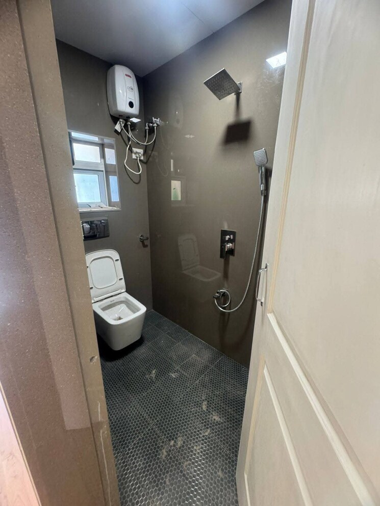 Bathroom, mamata-apartments 3 Bedroom 1100 Sq.Ft. Apartment In Prabhadevi Mumbai 9471807