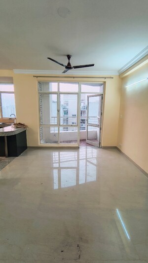 3 BHK Apartment For Rent in Raheja Vedaanta, Sector 108