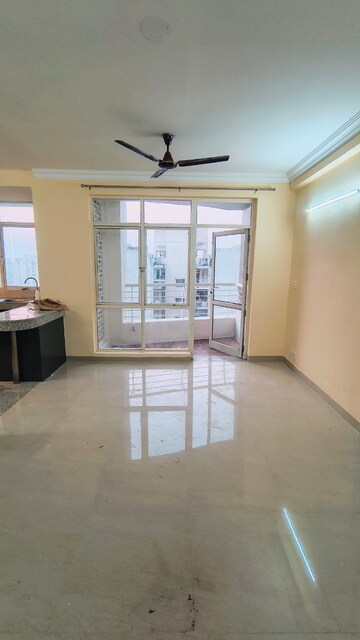 3 BHK Apartment For Rent in Raheja Vedaanta, Sector 108