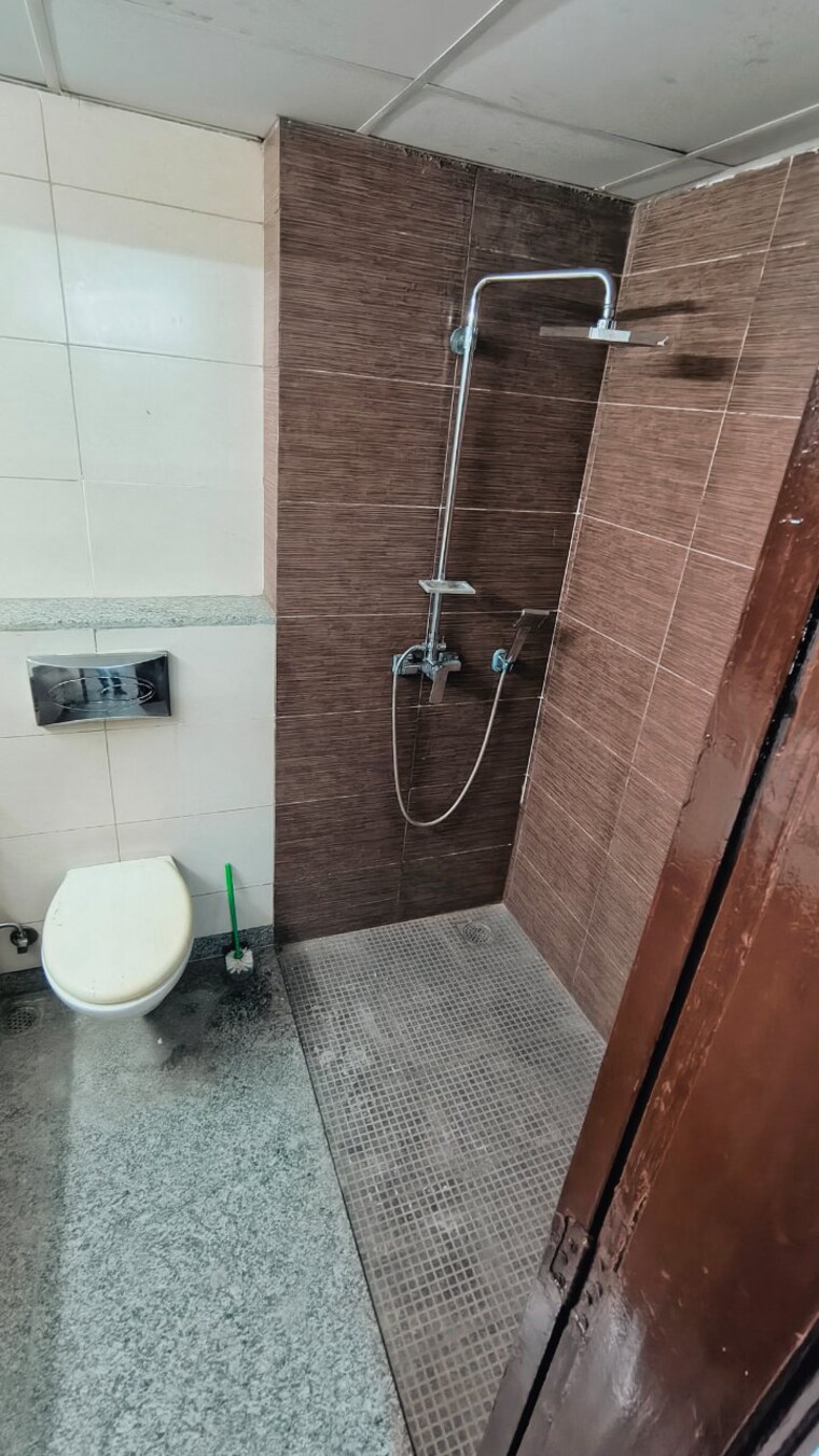 Bathroom, raheja-vedaanta 3 Bedroom 1790 Sq.Ft. Apartment In Sector 108 Gurgaon 9378326