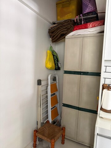 Furnished Amenities in 2 BHK Apartment at Mehrdad CHS, Cuffe Parade – for Sale