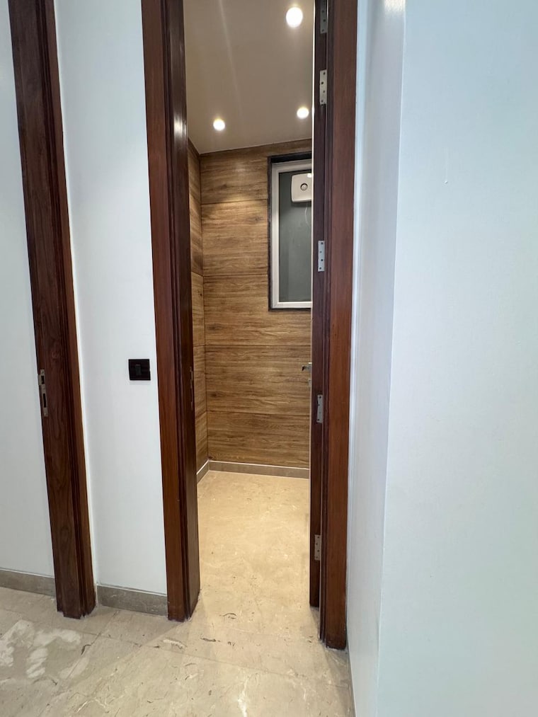 Other, defence colony 2 Bedroom 217 Sq.Yd. Builder Floor In Defence Colony Delhi 9471907