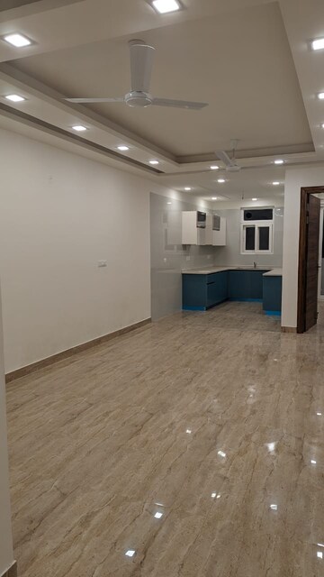 Room in 3 BHK Builder Floor at Puri Kohinoor, Sector 89 – for Sale