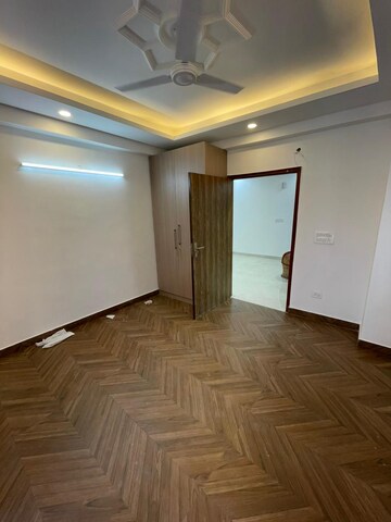 Room in 1 BHK Builder Floor at Saket – for Rent