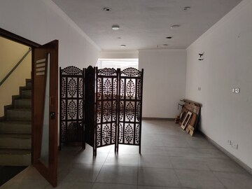 Room in  Showroom at Sector 46 – for Rent