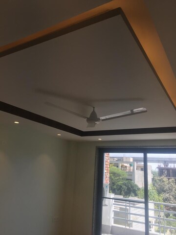 Furnished Amenities in 4 BHK Builder Floor at Huda CGHS, Sector 56 – for Rent