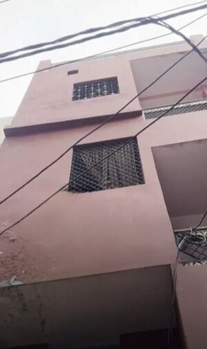 Furnished Amenities in 3 BHK Independent House at Husainganj – for Sale