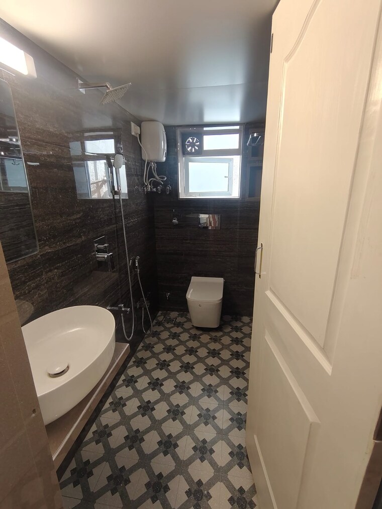 Bathroom, lodha-trump-tower 4 Bedroom 1600 Sq.Ft. Apartment In Worli Mumbai 9472111