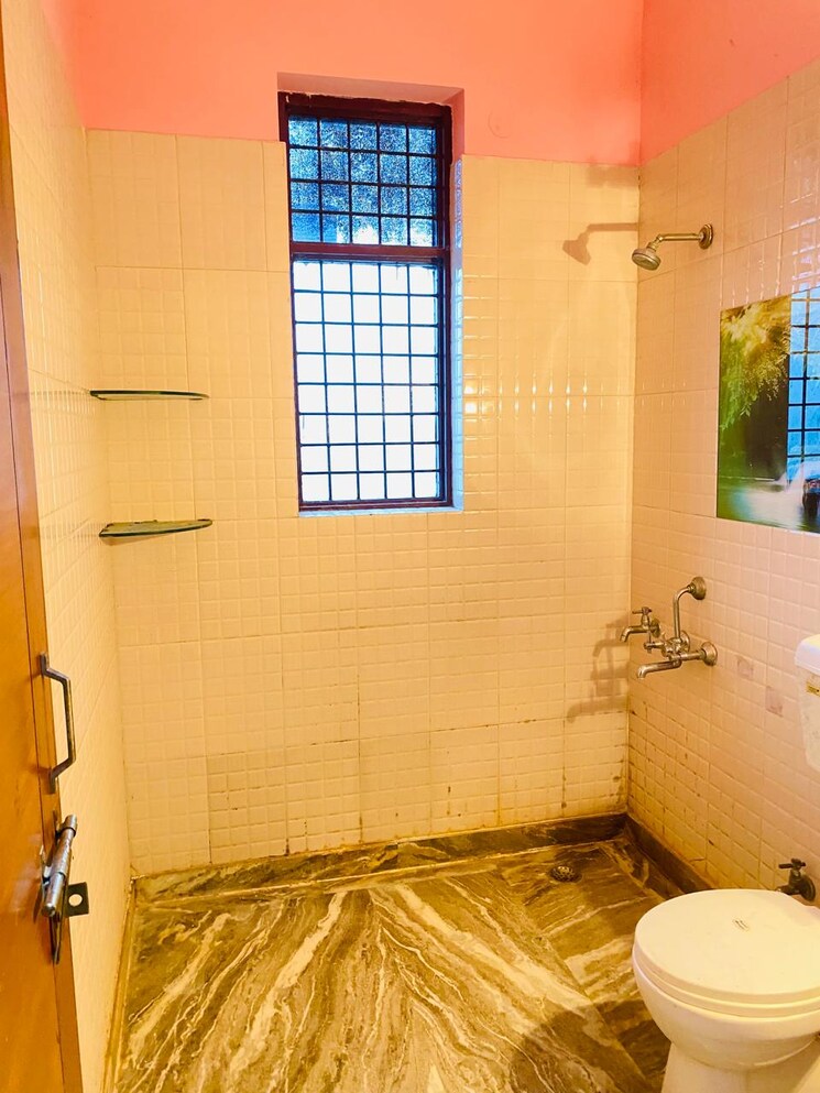 Bathroom, palam-vihar-residents-association 2 Bedroom 1480 Sq.Ft. Builder Floor In Palam Vihar Gurgaon 9472135