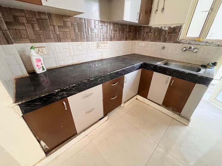 Kitchen, radicon-vedantam 3 Bedroom 1375 Sq.Ft. Apartment In Sector 16c Greater Noida Greater Noida 9472157