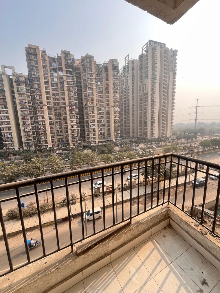 Balcony, radicon-vedantam 3 Bedroom 1375 Sq.Ft. Apartment In Sector 16c Greater Noida Greater Noida 9472157