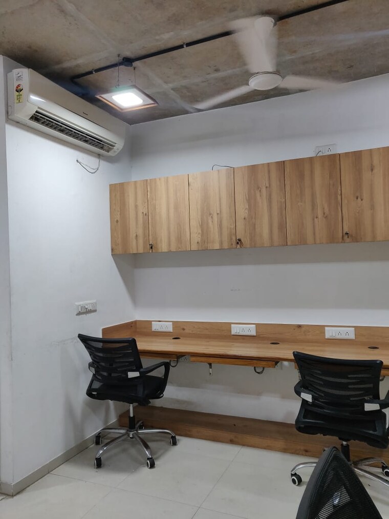 undefined, sola Commercial Office Space 735 Sq.Ft. In Sola Ahmedabad 9472147