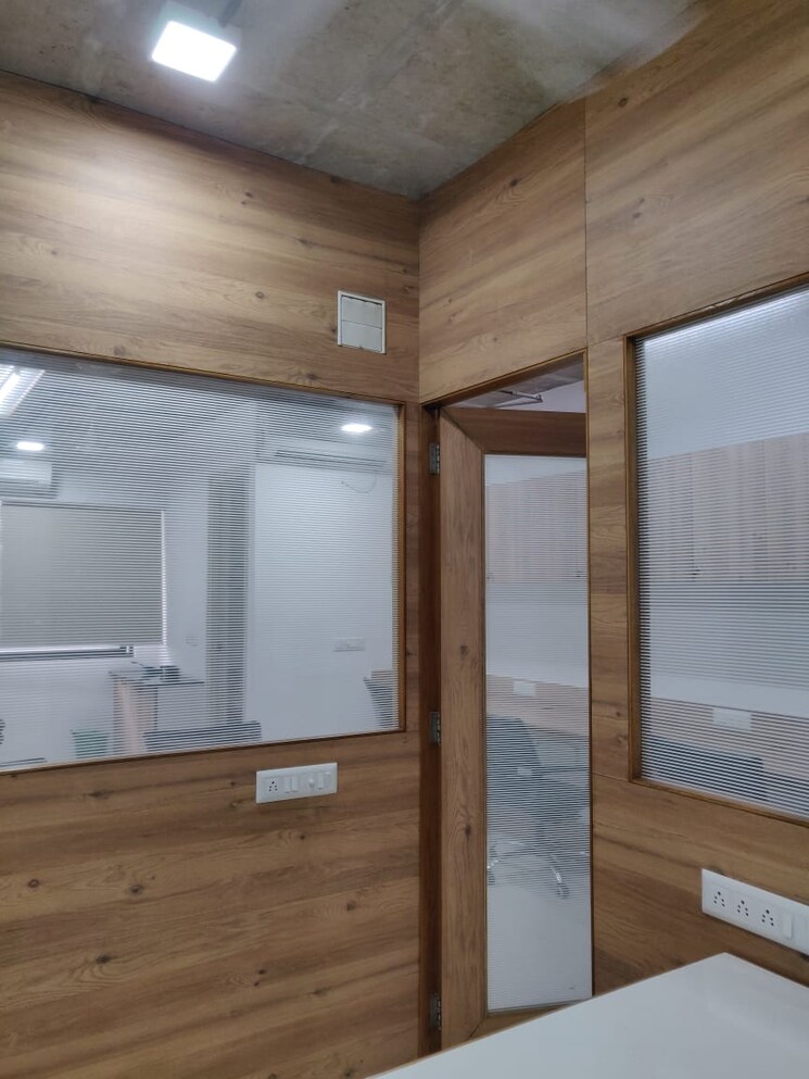 undefined, sola Commercial Office Space 735 Sq.Ft. In Sola Ahmedabad 9472147