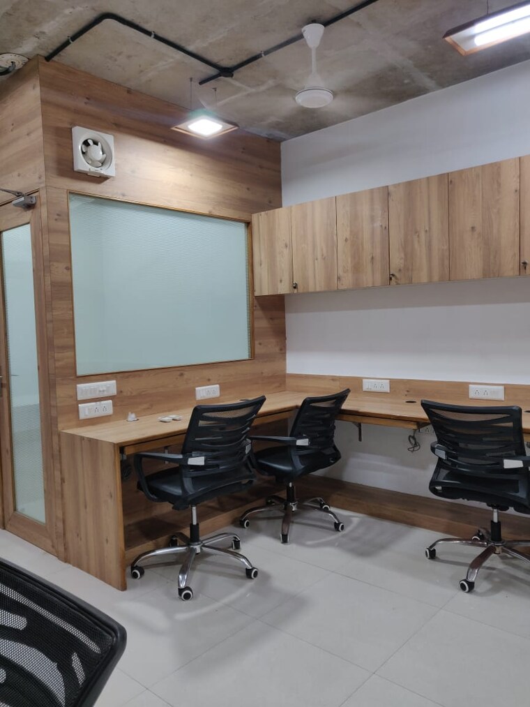 Team Area, sola Commercial Office Space 735 Sq.Ft. In Sola Ahmedabad 9472147