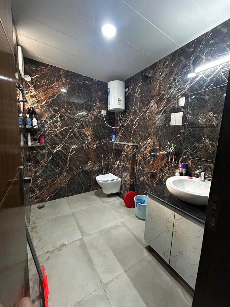 Master Bedroom, saket 3.5 Bedroom 1800 Sq.Yd. Builder Floor In Saket Delhi 9472183