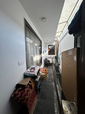 Parking in 3.5 BHK Builder Floor at Saket – for Sale