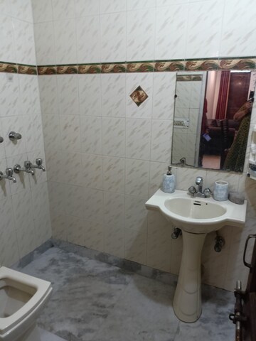 Bathroom in 2 BHK Builder Floor at Palam Vihar Residents Association, Palam Vihar – for Rent