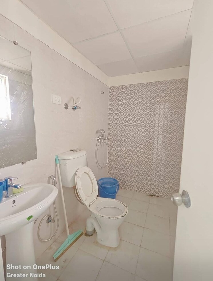 Bathroom, gaur-city-2-14th-avenue 1 Bedroom 550 Sq.Ft. Apartment In Sector 16c Greater Noida Greater Noida 9472214