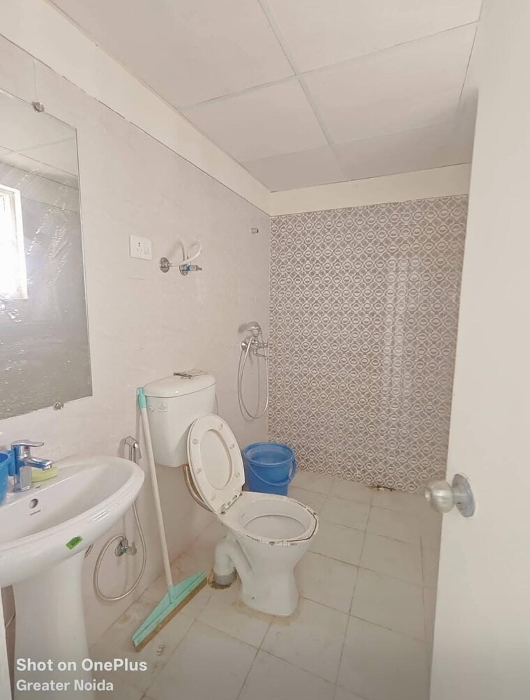 Bathroom, gaur-city-2-14th-avenue 1 Bedroom 550 Sq.Ft. Apartment In Sector 16c Greater Noida Greater Noida 9472214