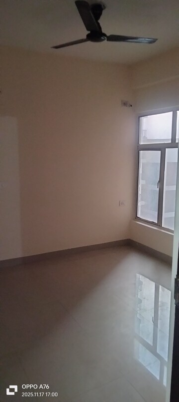 Room in 3 BHK Apartment at SCC Sapphire, Raj Nagar Extension – for Rent