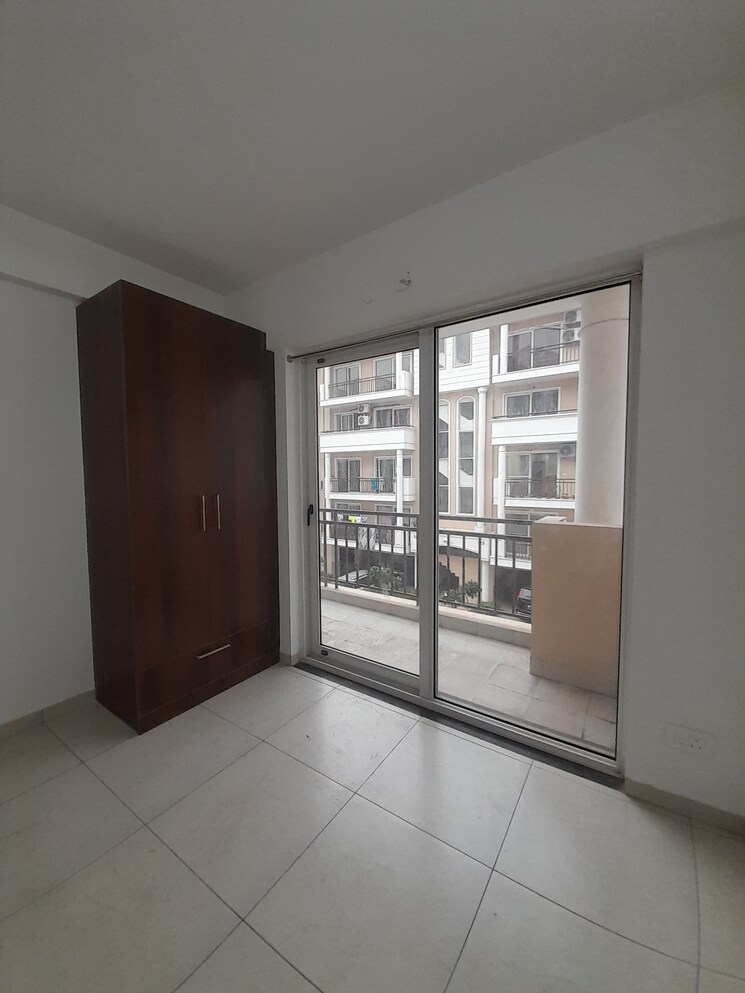 Room, sushma-valencia 3 Bedroom 1800 Sq.Ft. Apartment In International Airport Road Zirakpur 9472326