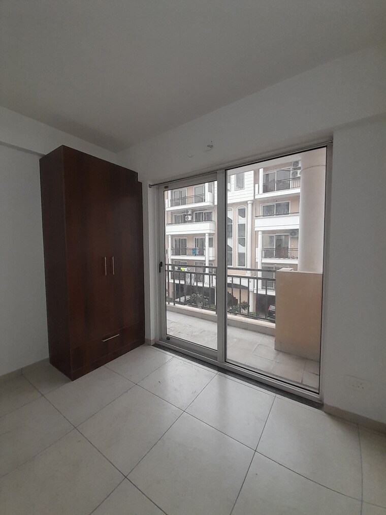 Room, sushma-valencia 3 Bedroom 1800 Sq.Ft. Apartment In International Airport Road Zirakpur 9472326