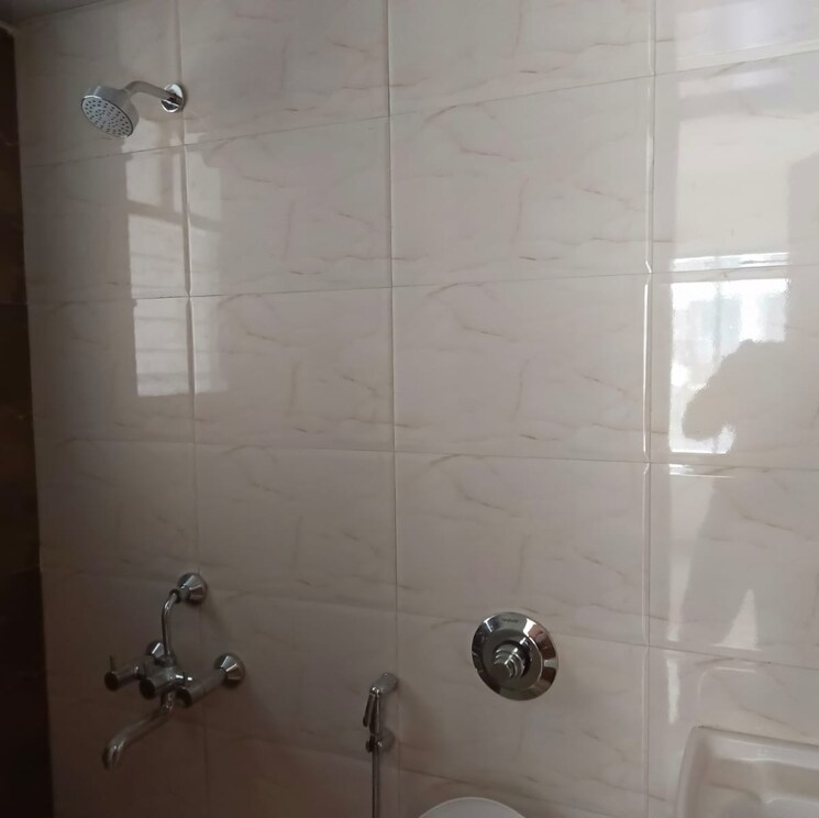Bathroom, saheel-itrend-life 2 Bedroom 750 Sq.Ft. Apartment In Mumbai Bangalore Highway Pune 9472341