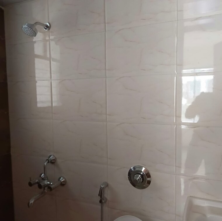 Bathroom, saheel-itrend-life 2 Bedroom 750 Sq.Ft. Apartment In Mumbai Bangalore Highway Pune 9472341