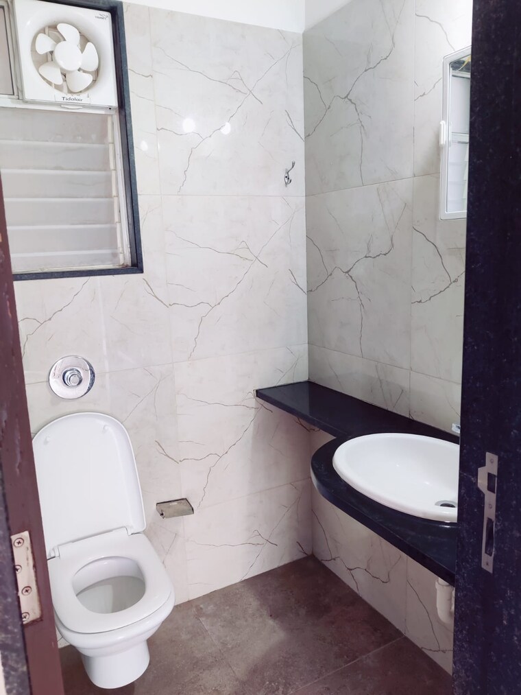 Bathroom, yashwin-orizzonte 2 Bedroom 850 Sq.Ft. Apartment In Kharadi Pune 9472335