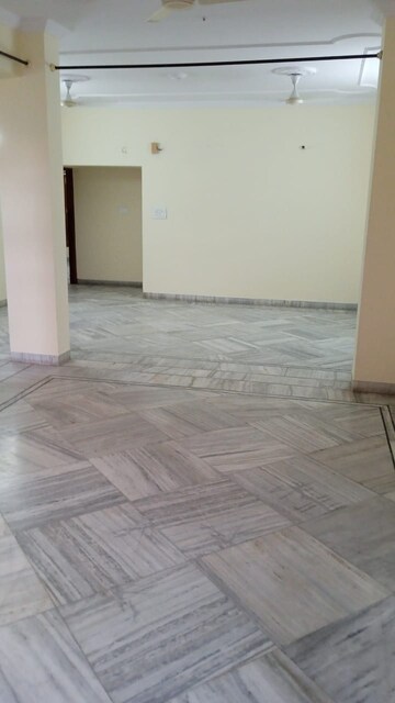 2 BHK Builder Floor For Rent in Sector 44