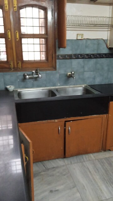 Kitchen in 2 BHK Builder Floor at Sector 44 – for Rent