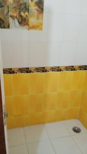 Bathroom in 2 BHK Builder Floor at Sector 44 – for Rent