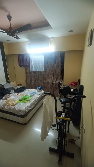 Room in 3 BHK Apartment at Runwal Pride, Mulund West – for Sale