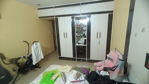 Room in 3 BHK Apartment at Runwal Pride, Mulund West – for Sale