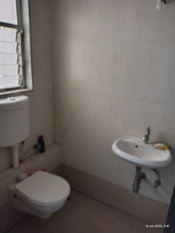 Bathroom, dheeraj-jade-residences 2 Bedroom 680 Sq.Ft. Apartment In Wagholi Pune 9472362