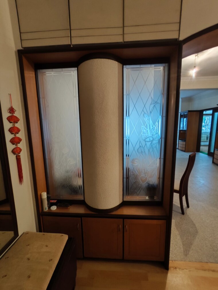 Living Room, park street 3 Bedroom 2020 Sq.Ft. Apartment In Park Street Kolkata 9472371