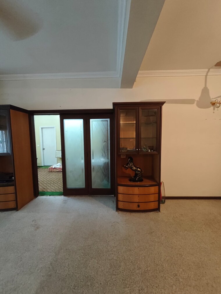 Room, park street 3 Bedroom 2020 Sq.Ft. Apartment In Park Street Kolkata 9472371