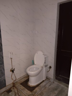 Attached Bathroom in 2.5 BHK Independent House at Sector 29 – for Rent