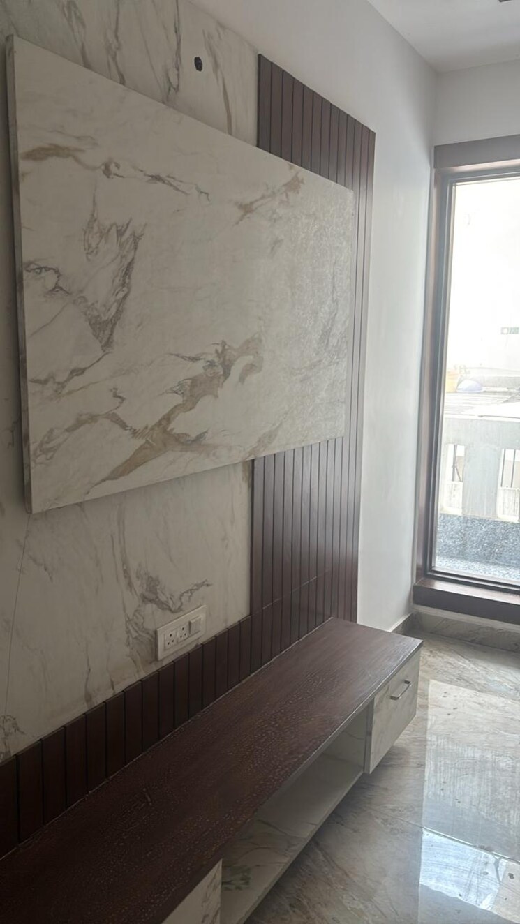 Room, sector 29 2.5 Bedroom 160 Sq.Yd. Independent House In Sector 29 Faridabad 9472398