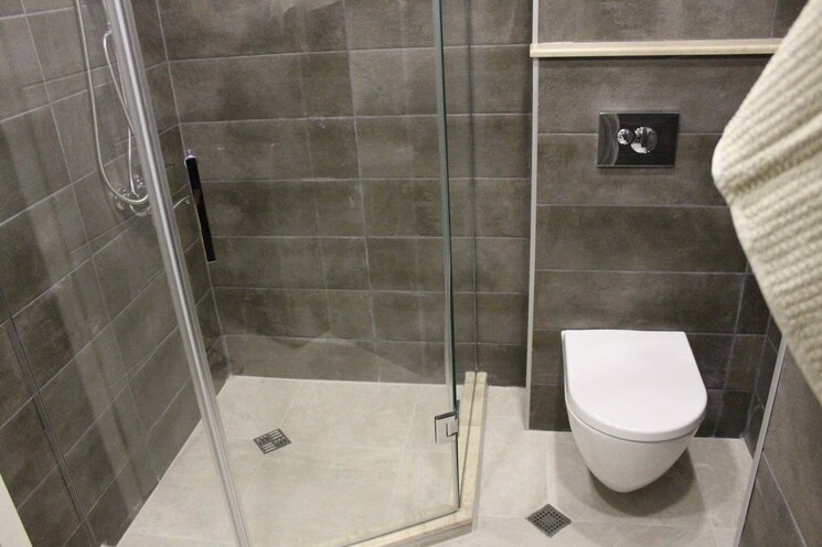 Bathroom, vasant kunj enclave 3 Bedroom 150 Sq.Yd. Builder Floor In Vasant Kunj Enclave Delhi 9472403