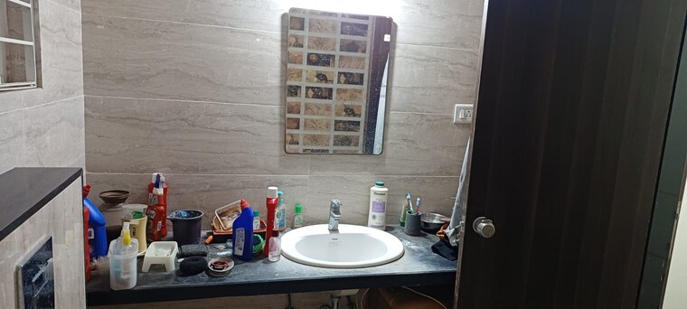 Bathroom, metro-jazz 5 Bedroom 2450 Sq.Ft. Apartment In Baner Pune 9472397