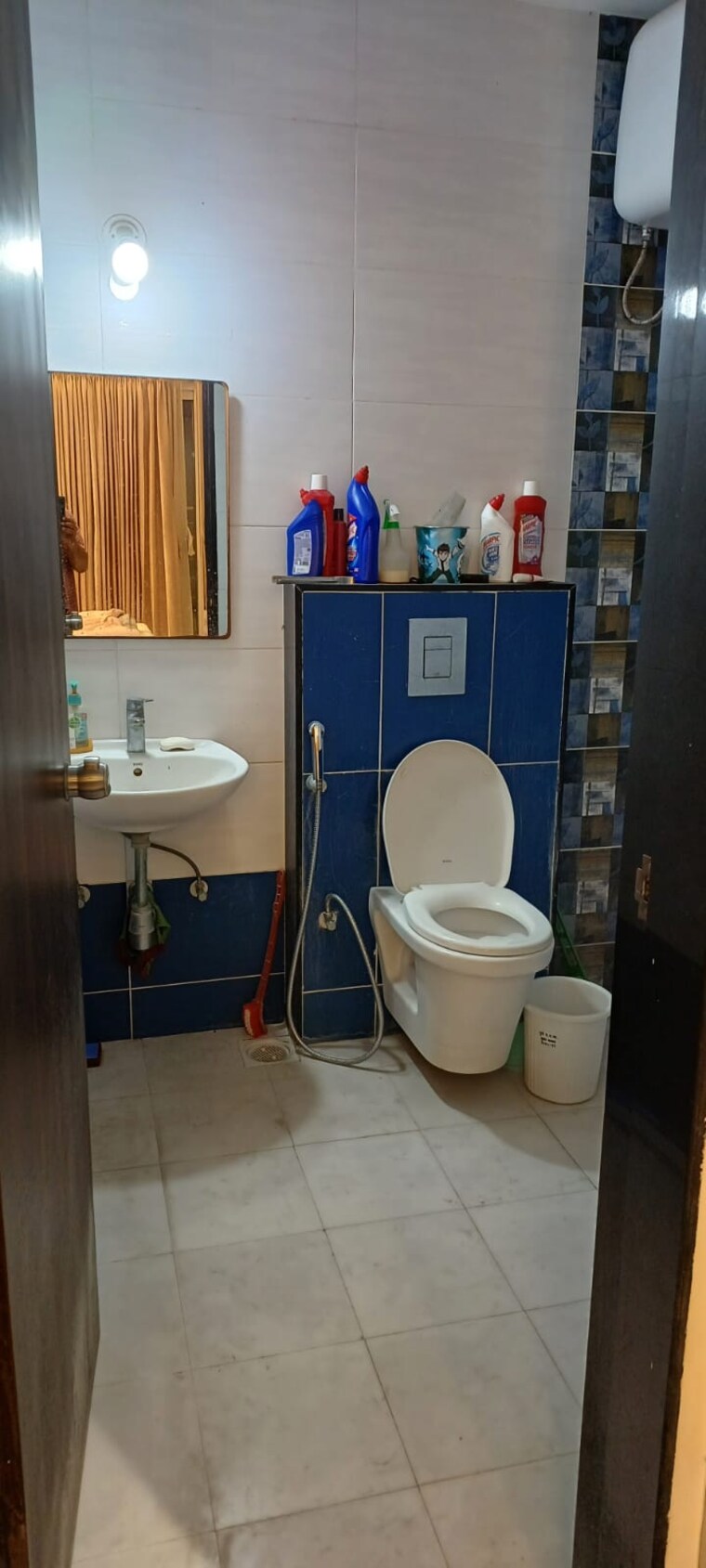 Bathroom, metro-jazz 5 Bedroom 2450 Sq.Ft. Apartment In Baner Pune 9472397